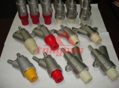 干式噴砂機噴槍類型-噴槍說明 干式噴砂機噴槍材質(zhì)、加工方式主要分：鋁合金壓鑄、鐵、不銹鋼焊接、聚氨酯澆鑄等。噴槍氣口外徑一···